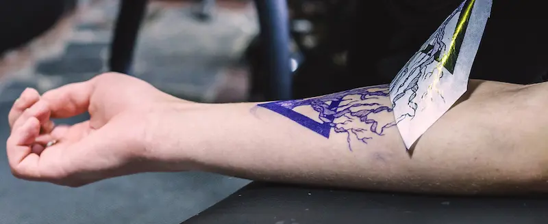 papel termico en piel para tatuaje
